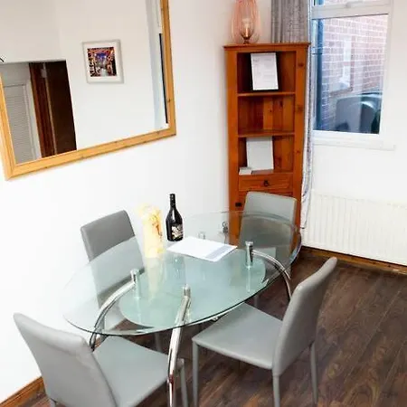 Cheerful 2 Bedroom House In The Heart Of Belfast Exterior foto