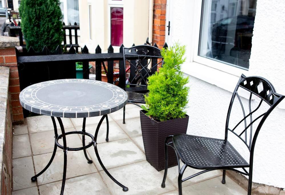 Cheerful 2 Bedroom House In The Heart Of *