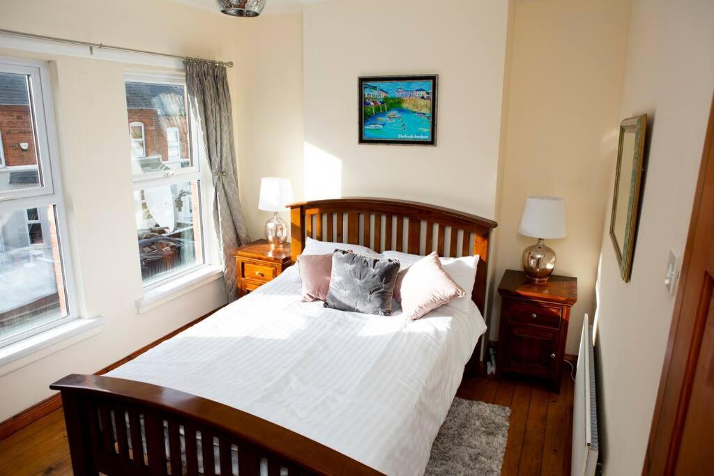 Cheerful 2 Bedroom House In The Heart Of *